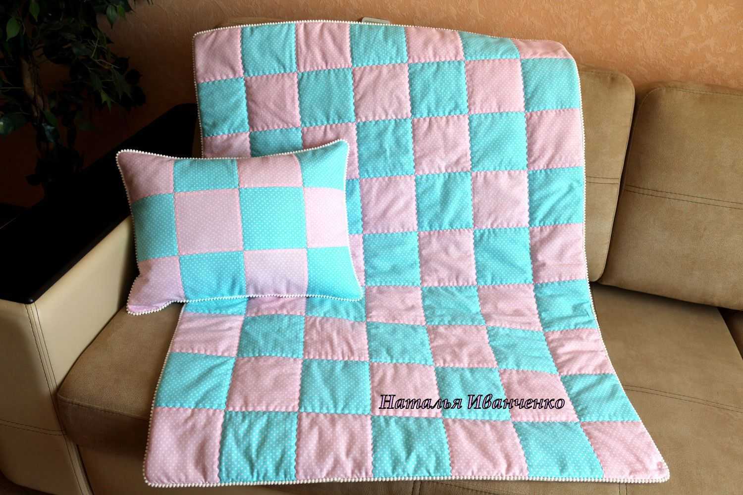 Теплое и красивое одеяло спицами для новорожденных