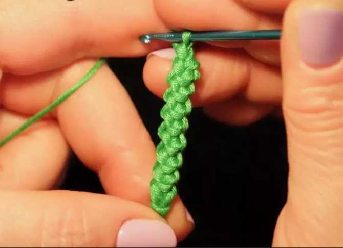 Вяжем шнур гусеничку крючком – 3 варианта вязания с описанием и мк